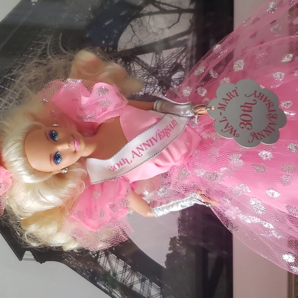 Special Edition 30th anniversary Walmart barbie - Picture 3 of 7